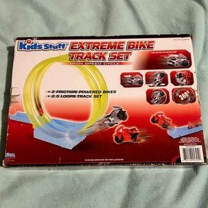 Extreme back me track set.